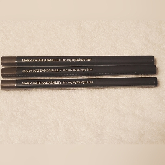 Other - Mary-Kate and Ashley Eye Liner